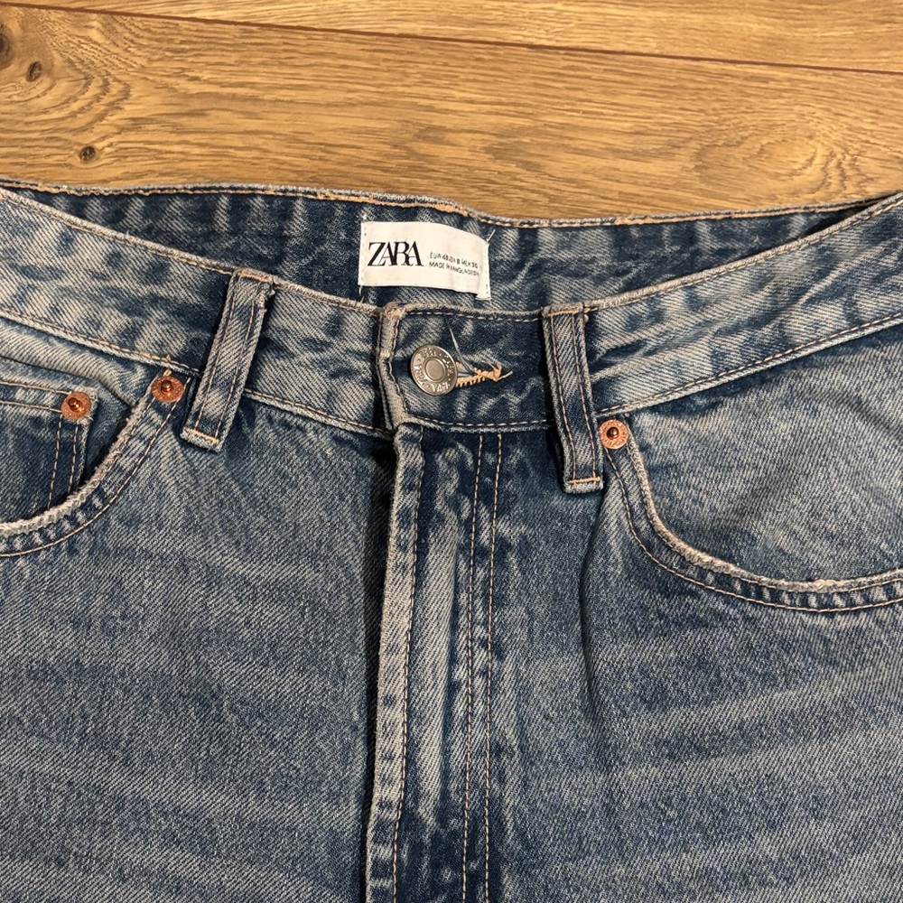 Zara women’s Classic Denim Jeans